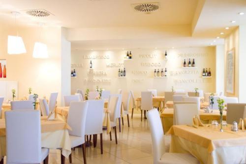 Hotel Touring Fiorano Modenese Exterior photo